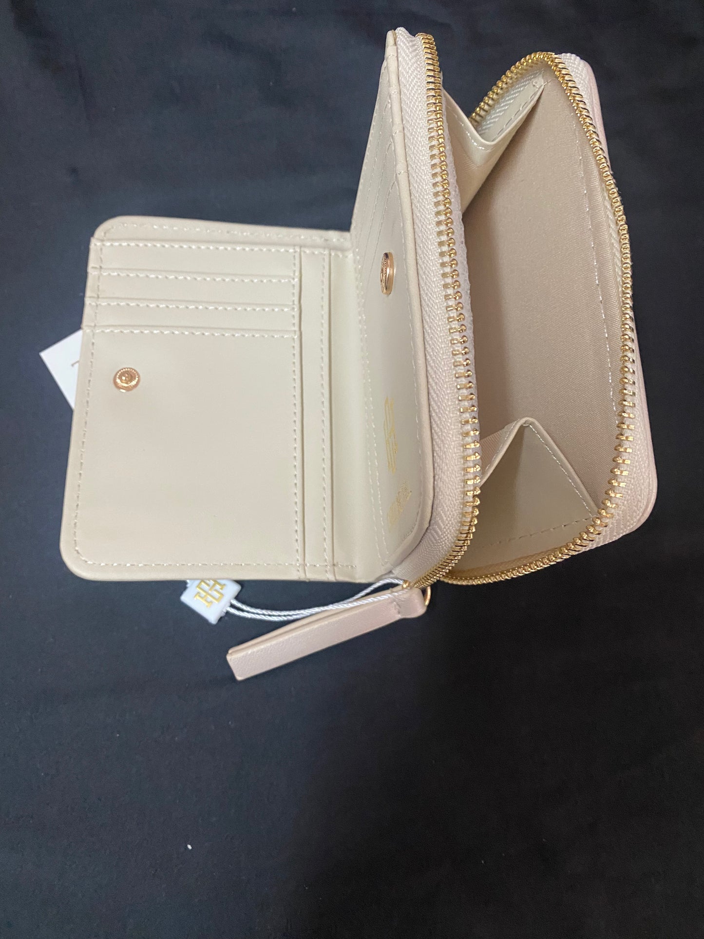 001/caroline hill wallets