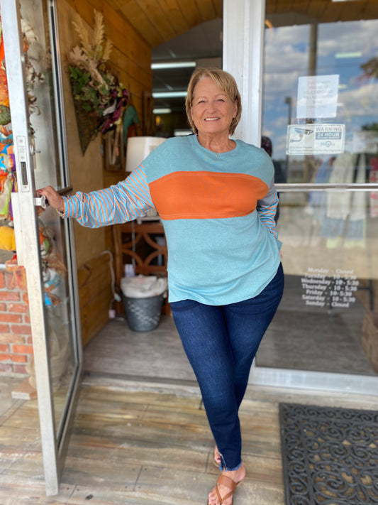 113/tri color block pull over